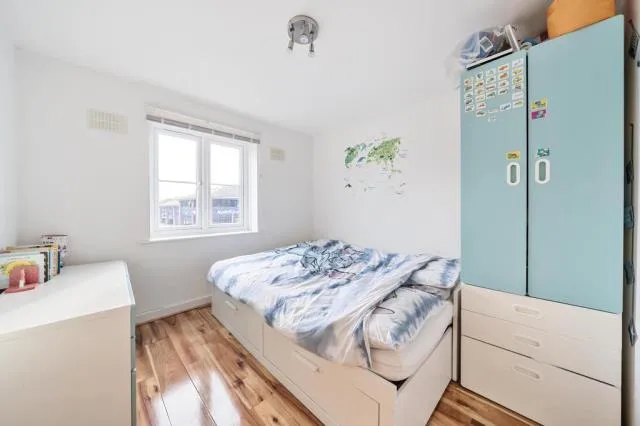 Bath Road, Slough, SL1, photo 7
