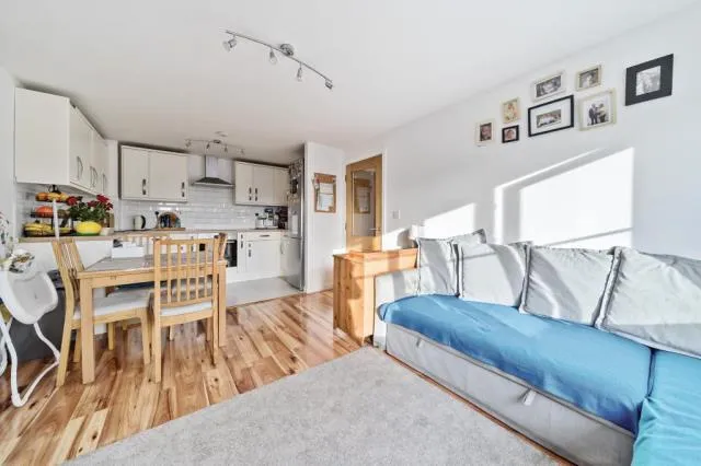 Bath Road, Slough, SL1, photo 5