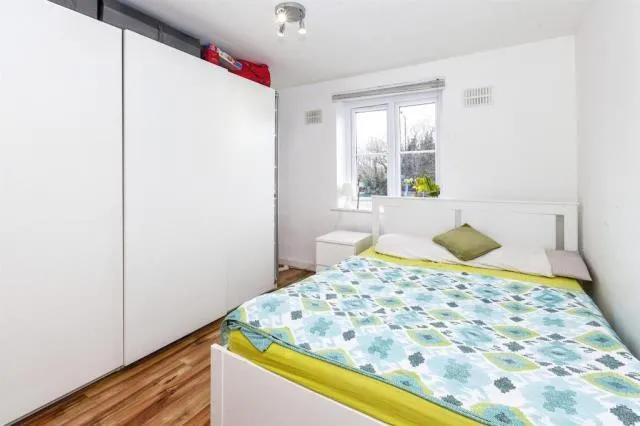 Bath Road, Slough, SL1, photo 14