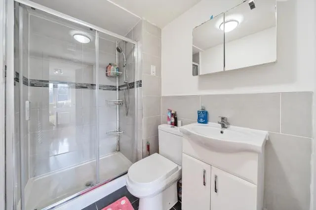Bath Road, Slough, SL1, photo 25