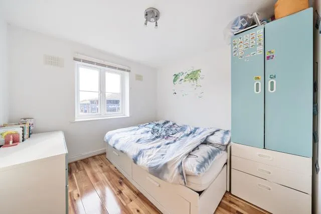 Bath Road, Slough, SL1, photo 23