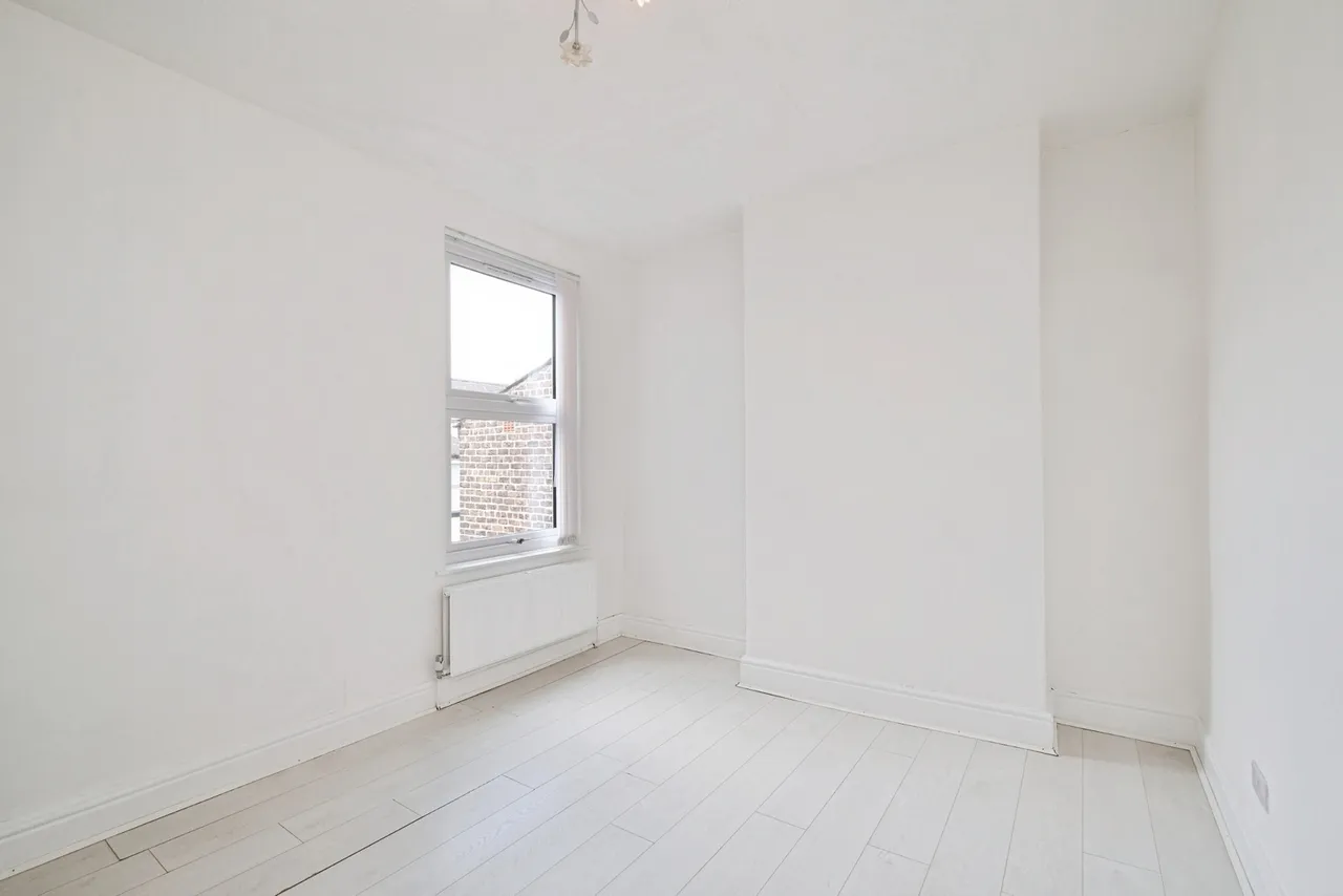 Lisburn Lane, L13, photo 15
