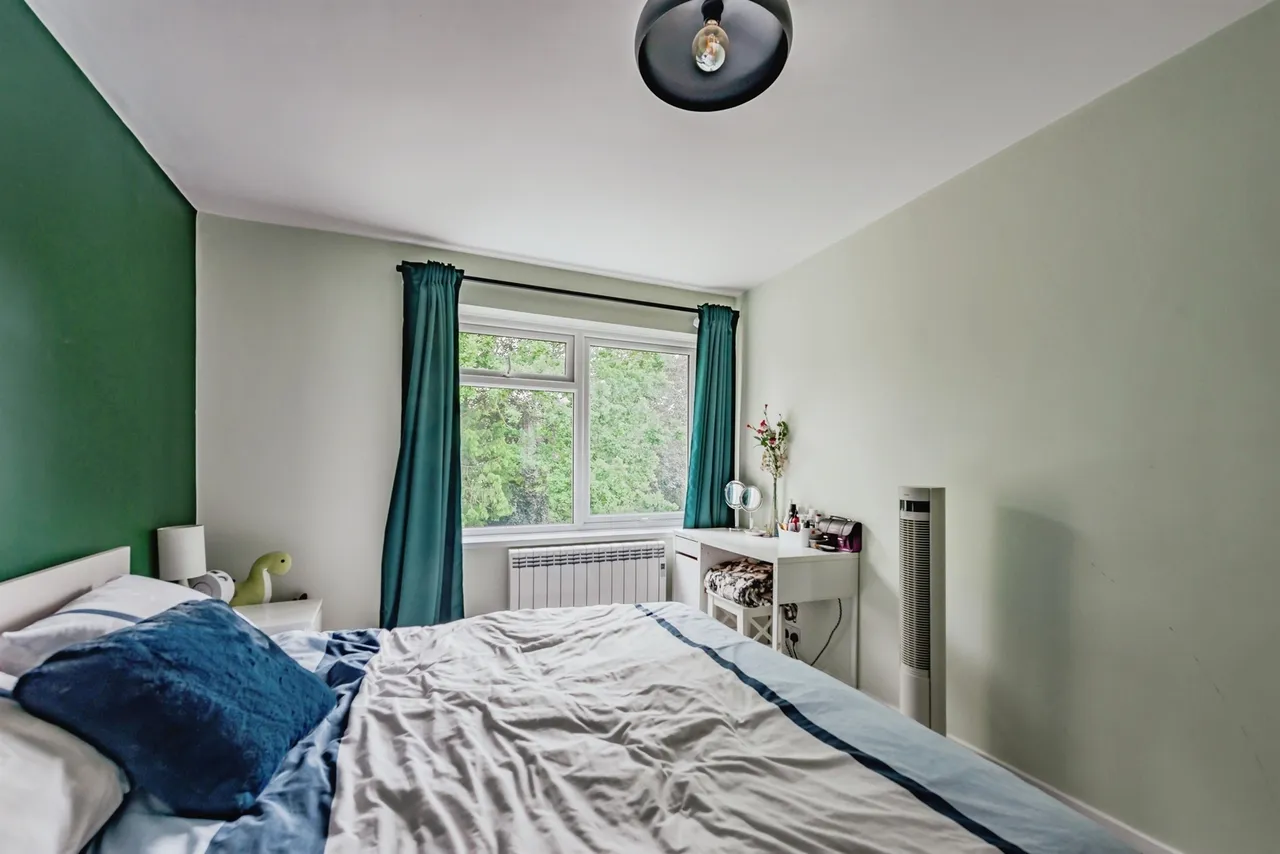 Doods Park Road, Reigate, photo 6