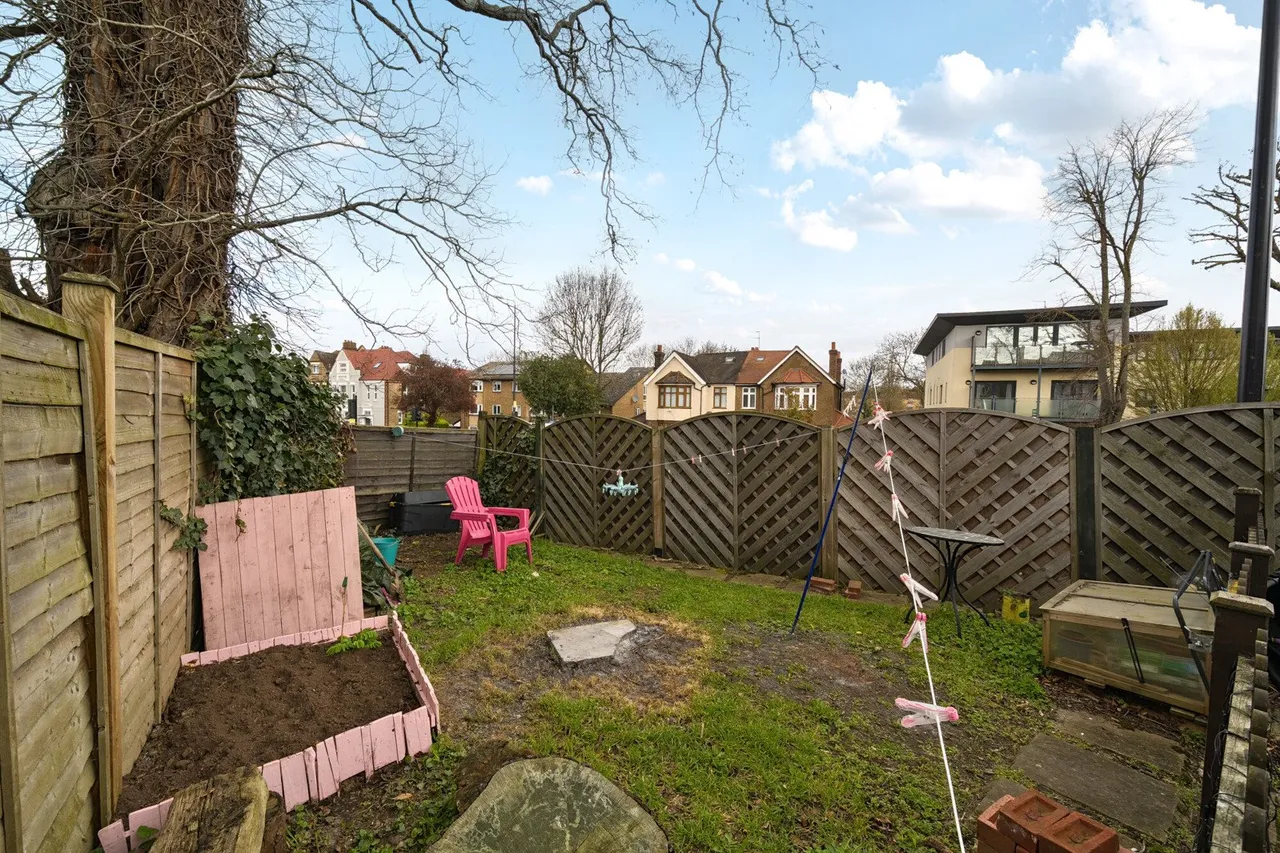 Court Road, SE9, photo 22