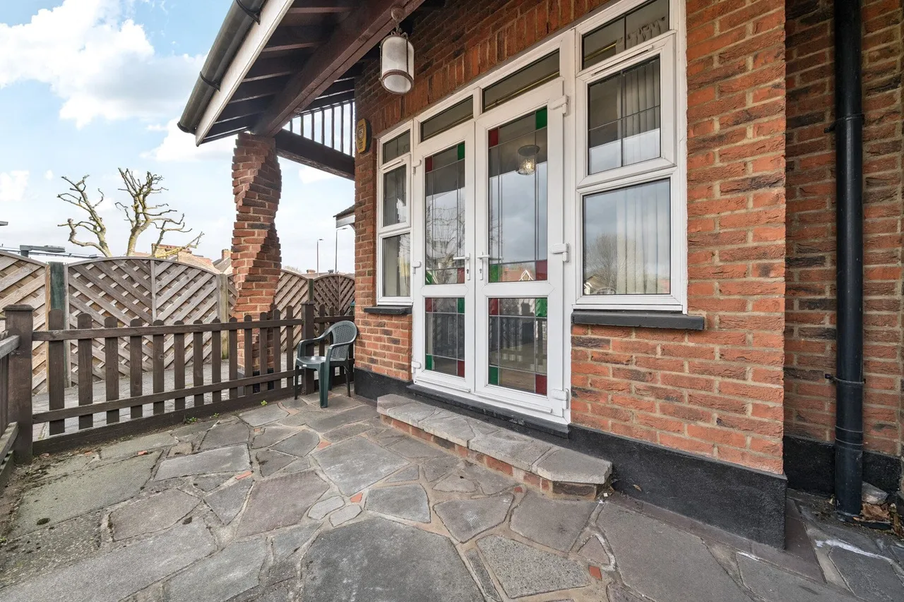 Court Road, SE9, photo 21