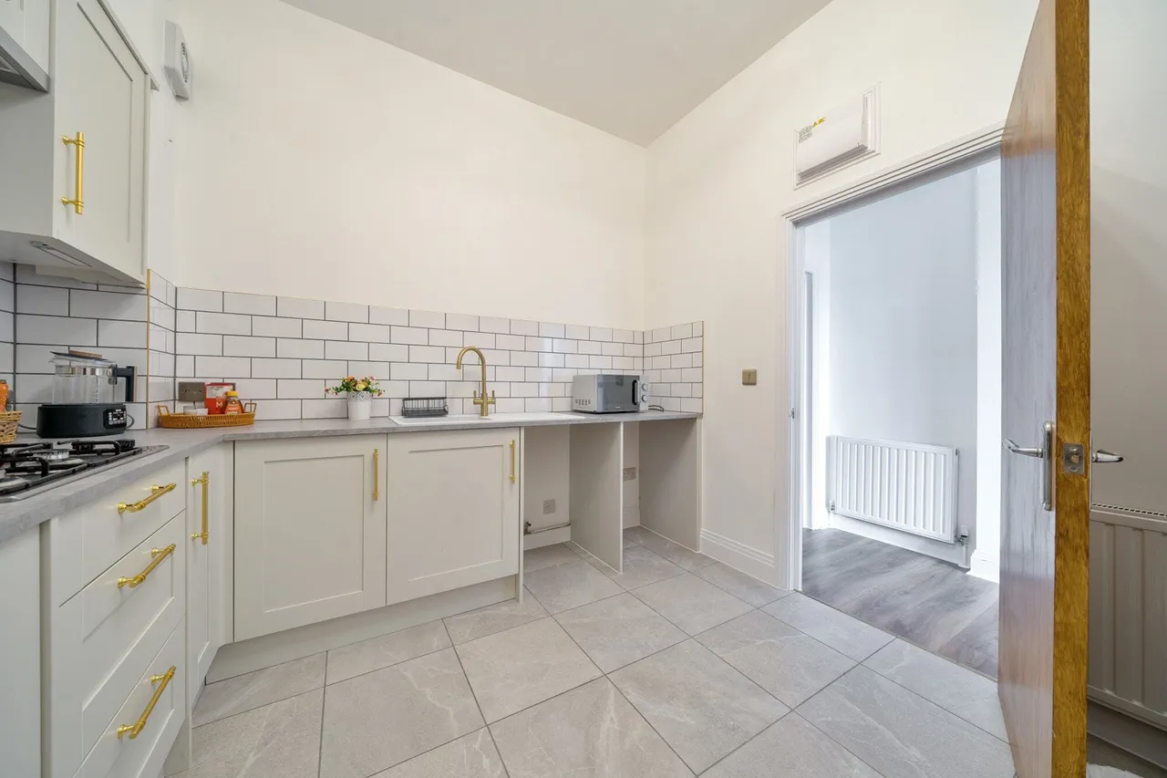 Court Road, SE9, photo 16