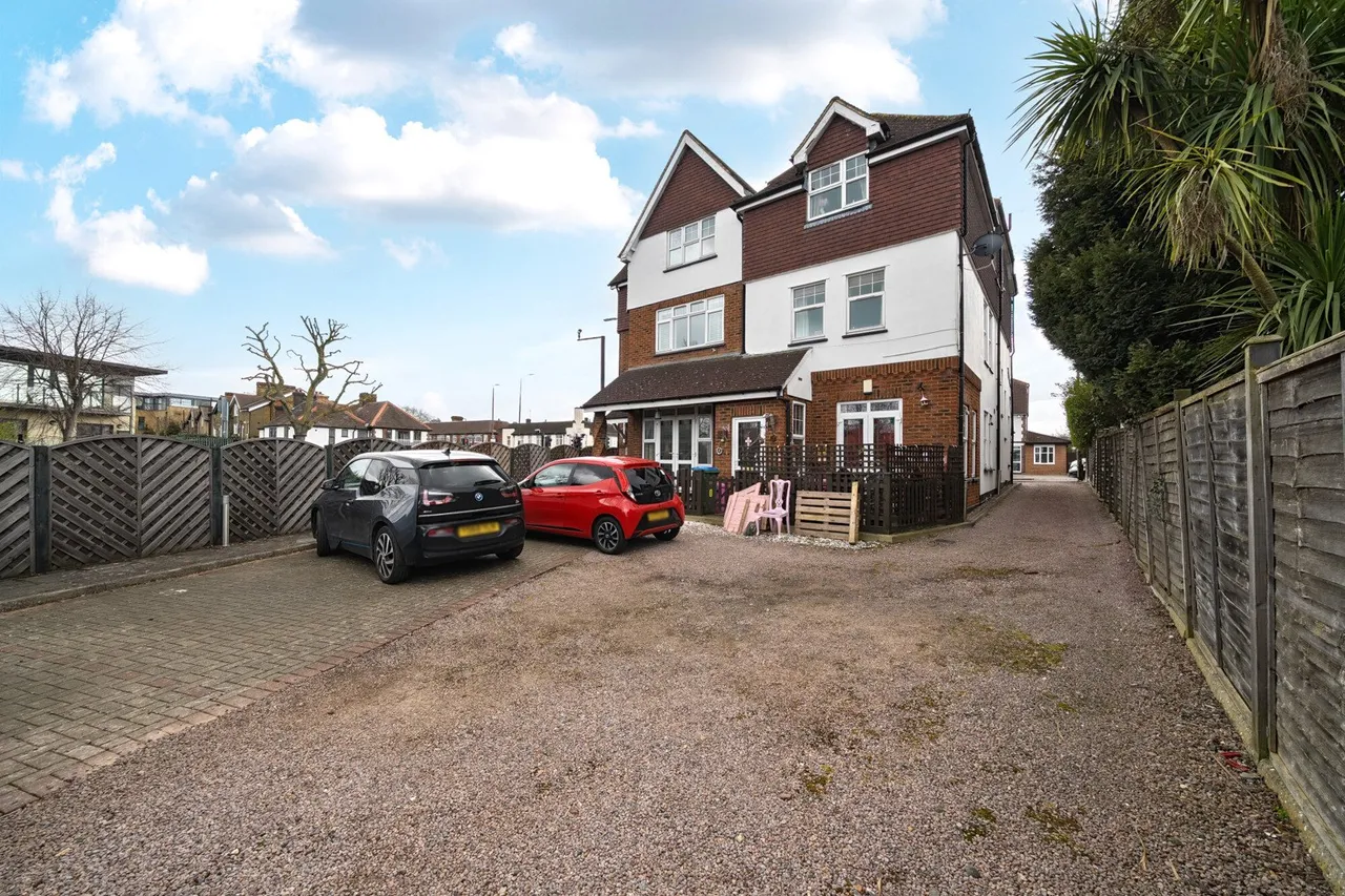 Court Road, SE9, photo 20