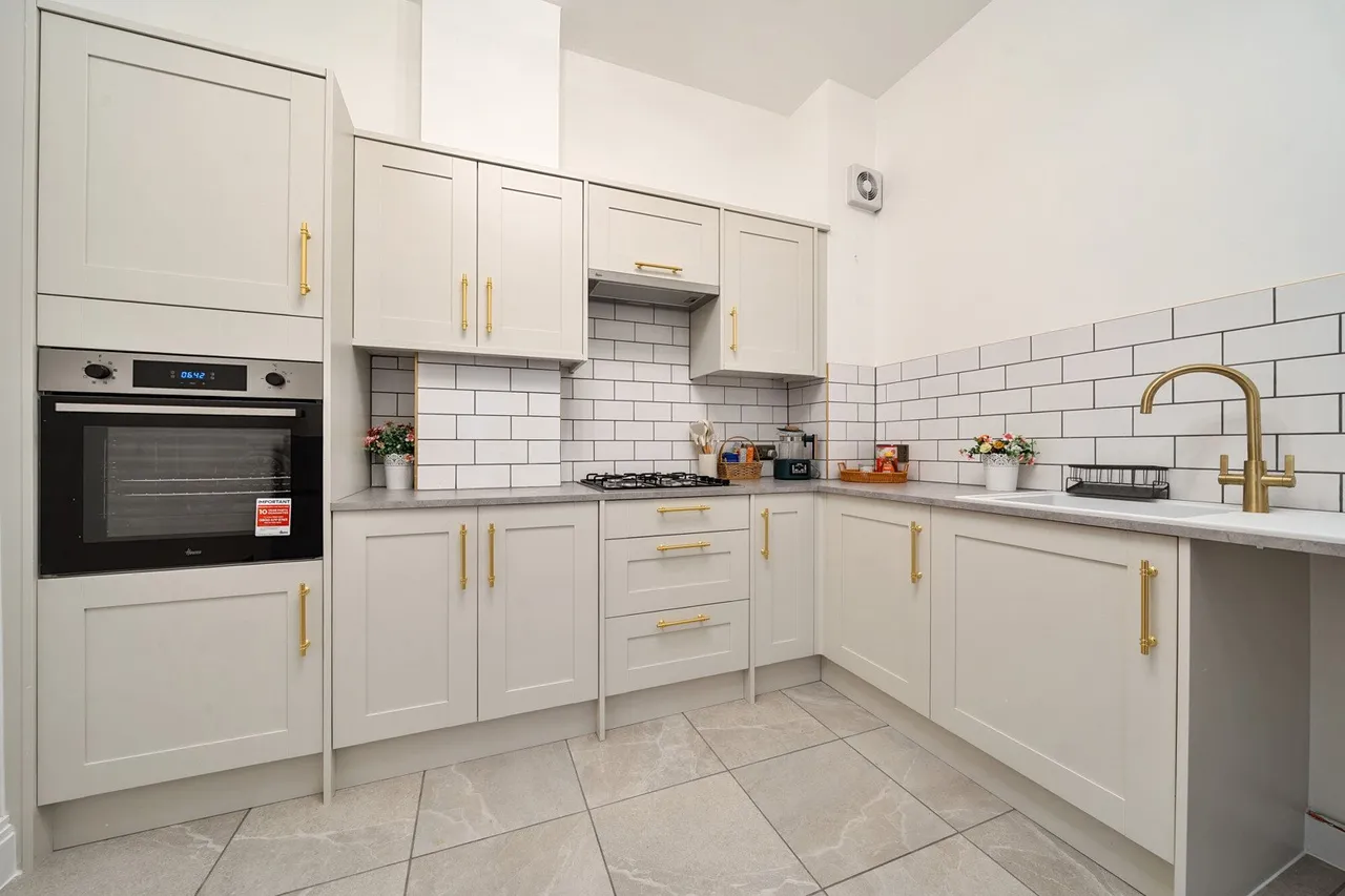 Court Road, SE9, photo 2
