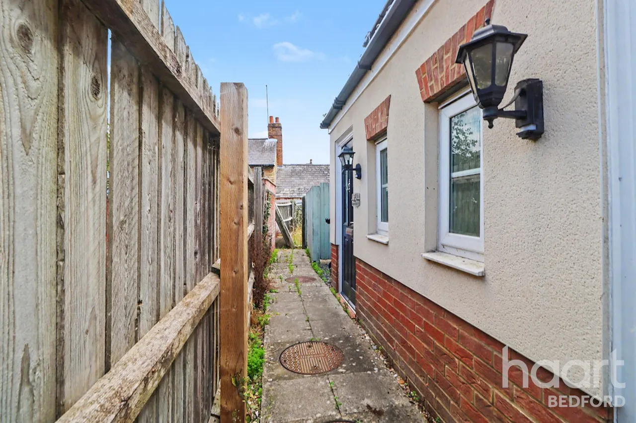 1 bed house for sale, Eagle Way, Bedford, MK43