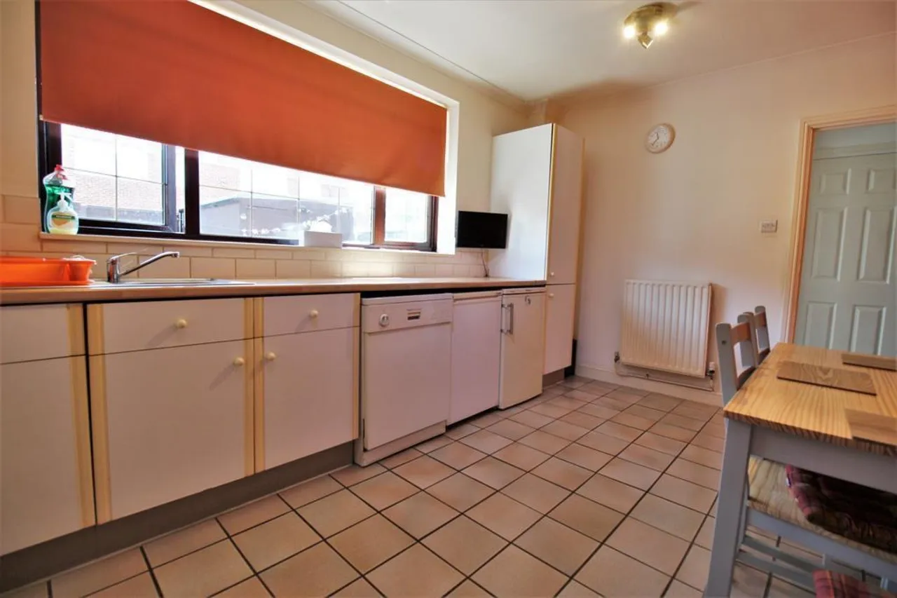 Ampleforth Road, Abbey Wood SE2 9BQ, photo 8