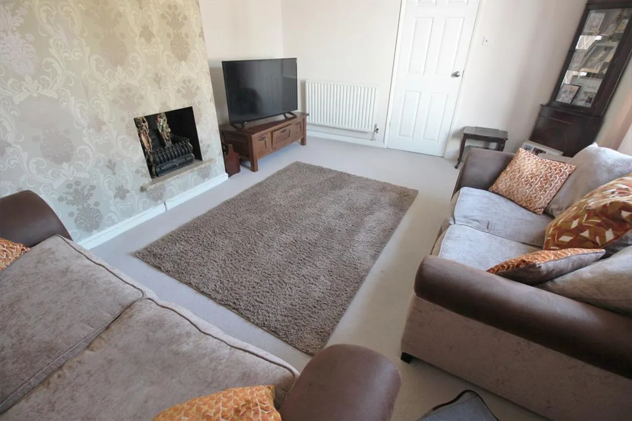 Ampleforth Road, Abbey Wood SE2 9BQ, photo 4