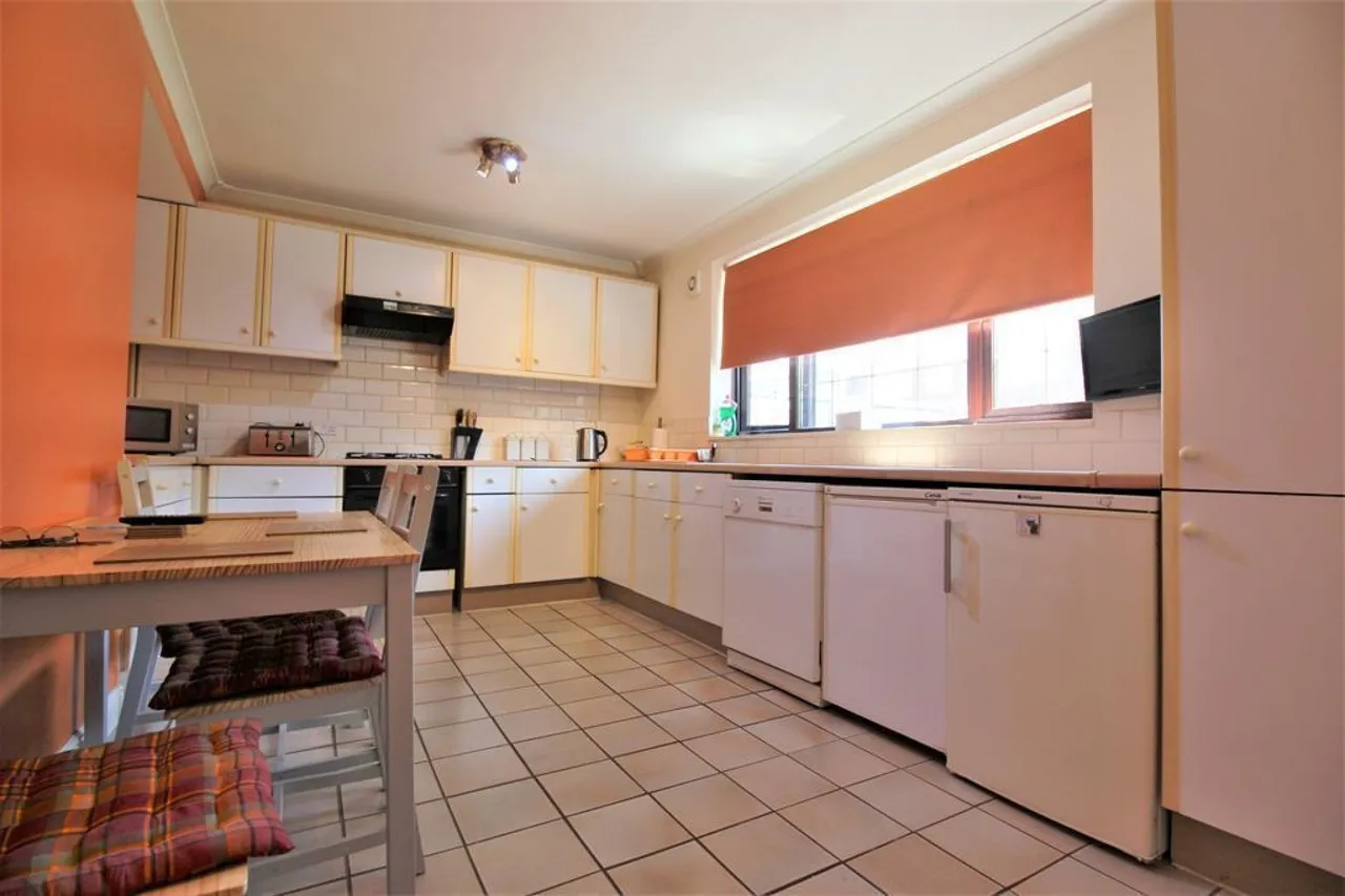 Ampleforth Road, Abbey Wood SE2 9BQ, photo 6