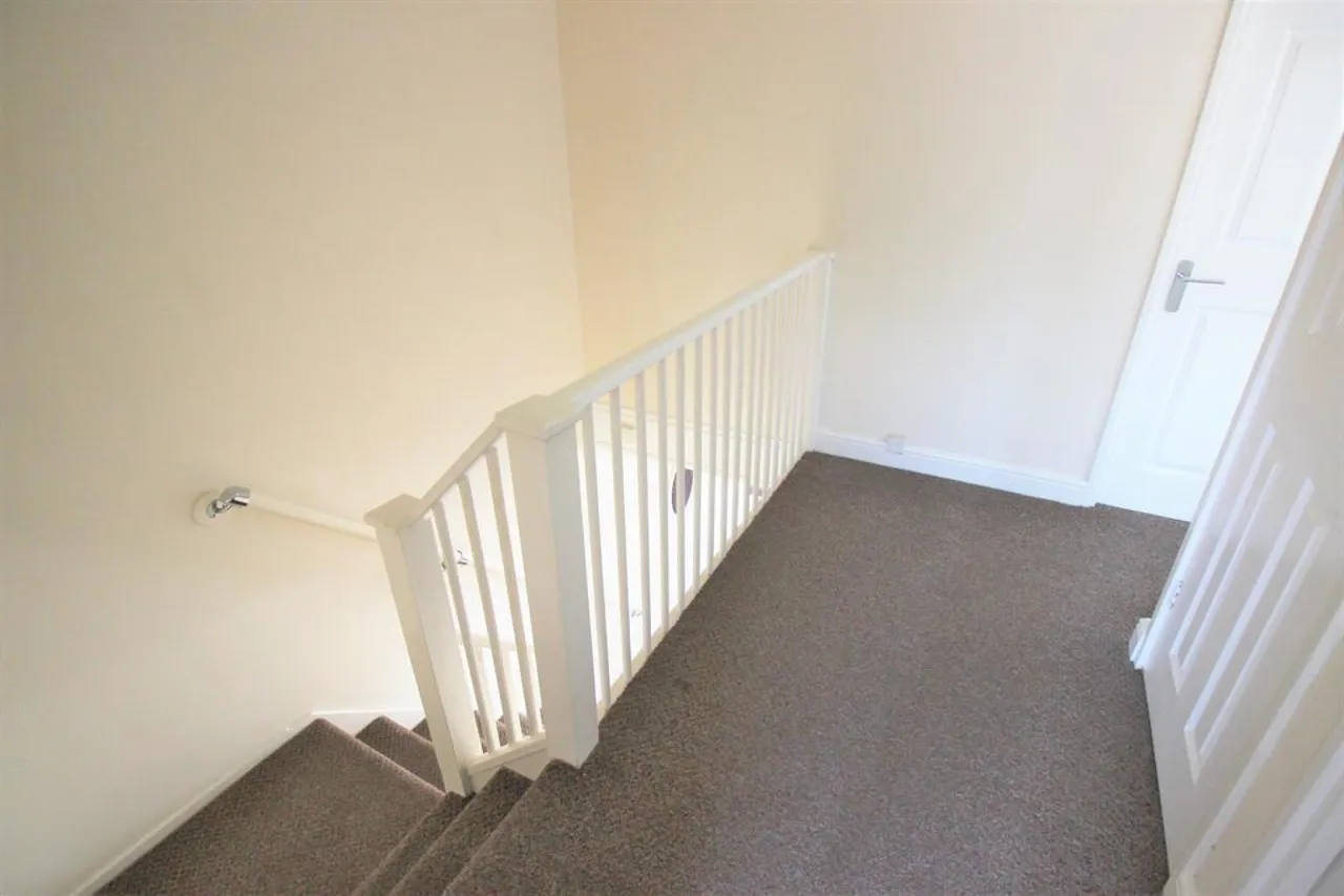 Ampleforth Road, Abbey Wood SE2 9BQ, photo 9