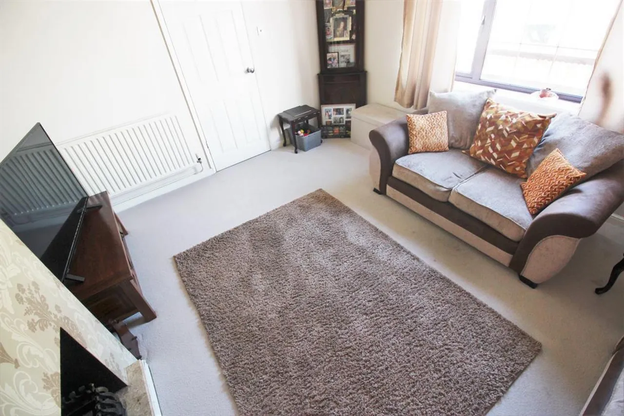 Ampleforth Road, Abbey Wood SE2 9BQ, photo 5