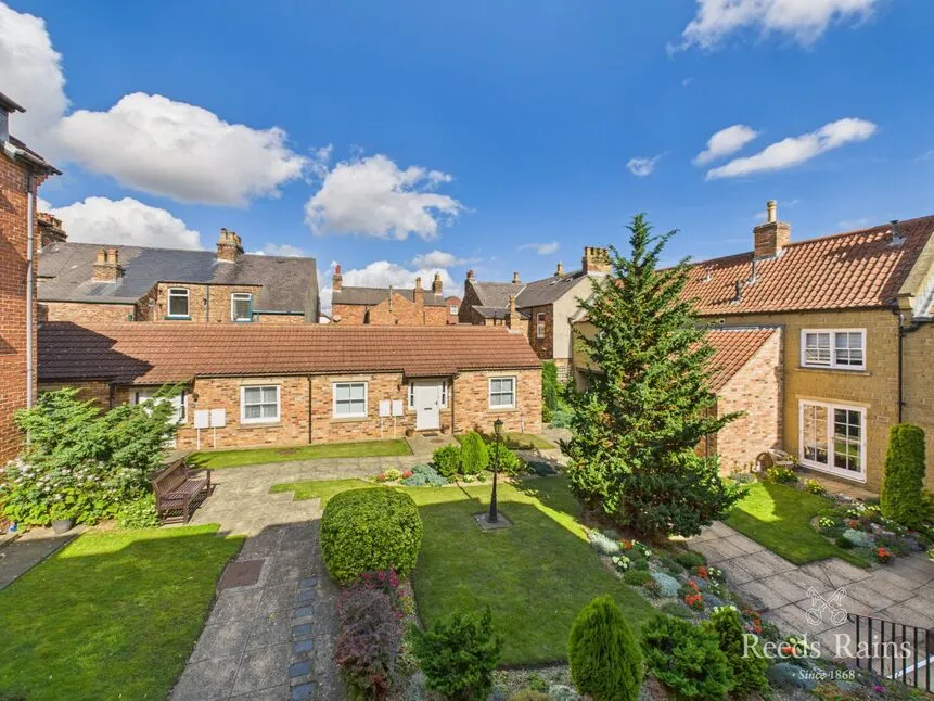 Strawberry Court, Scarborough, North Yorkshire, YO12, photo 6