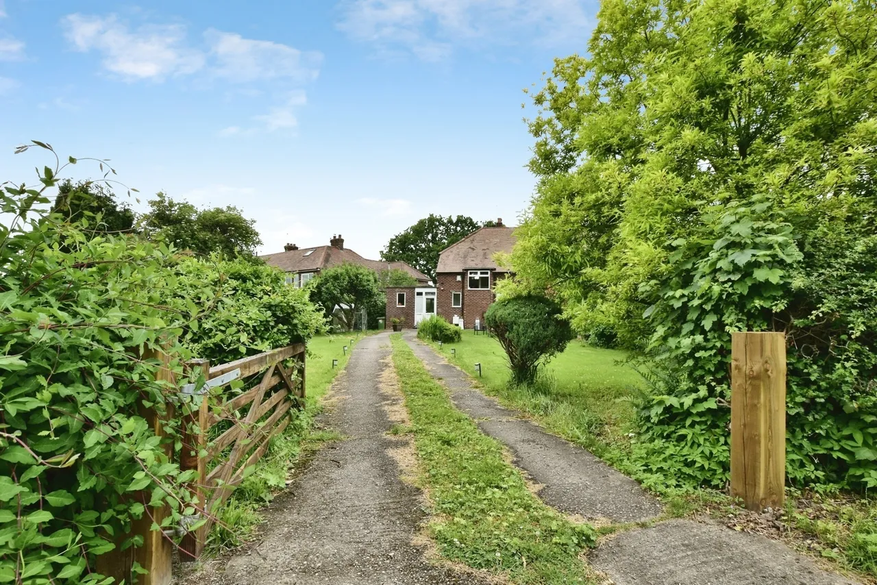 The Crescent, MACCLESFIELD, Cheshire, SK10, photo 2