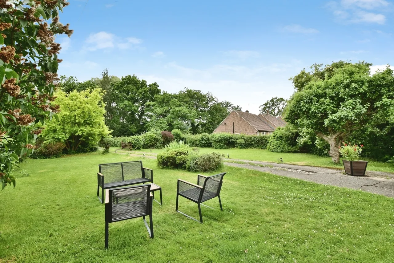 The Crescent, MACCLESFIELD, Cheshire, SK10, photo 3