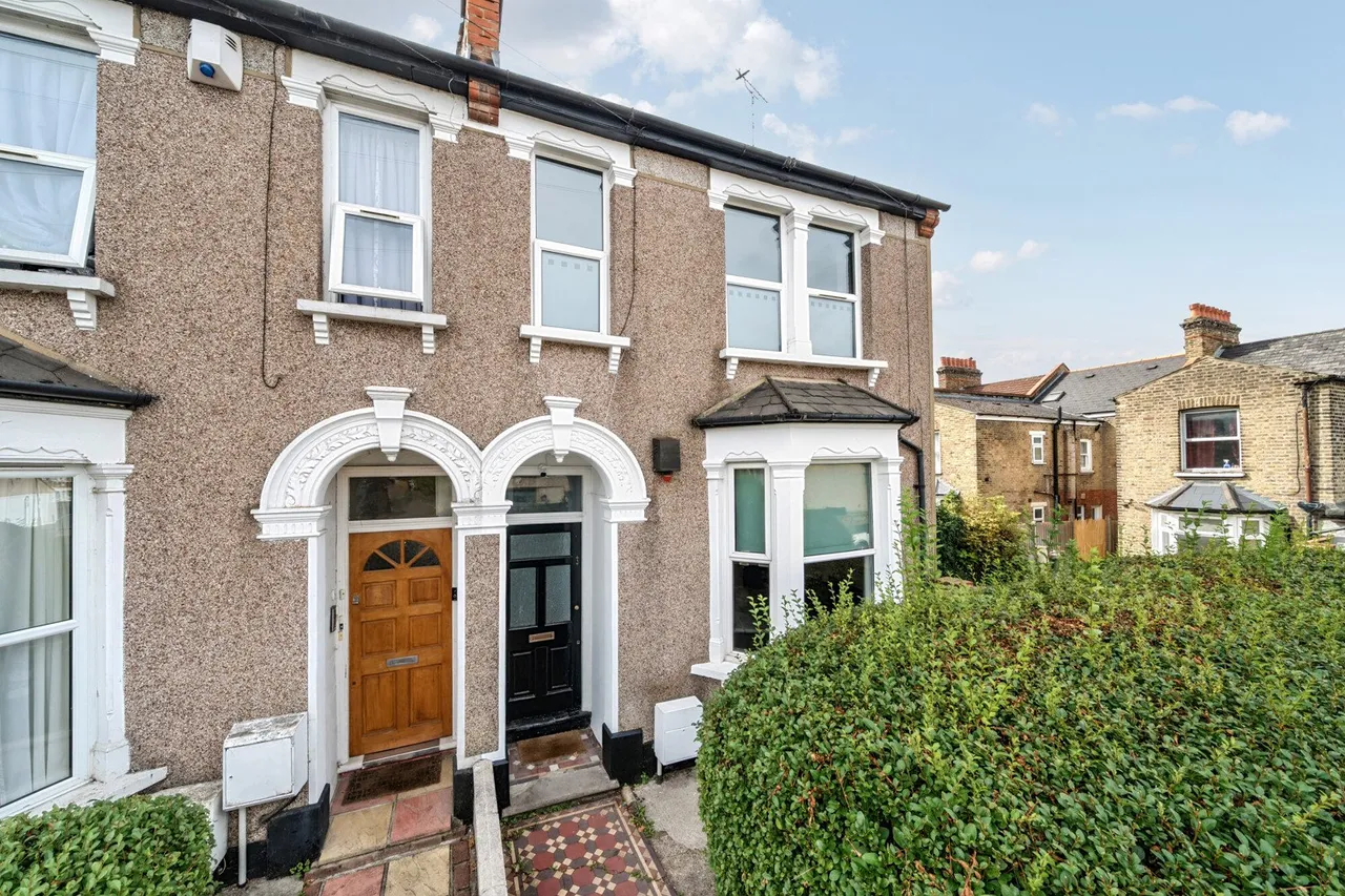 2 bed flat for sale — Farley Road, SE6