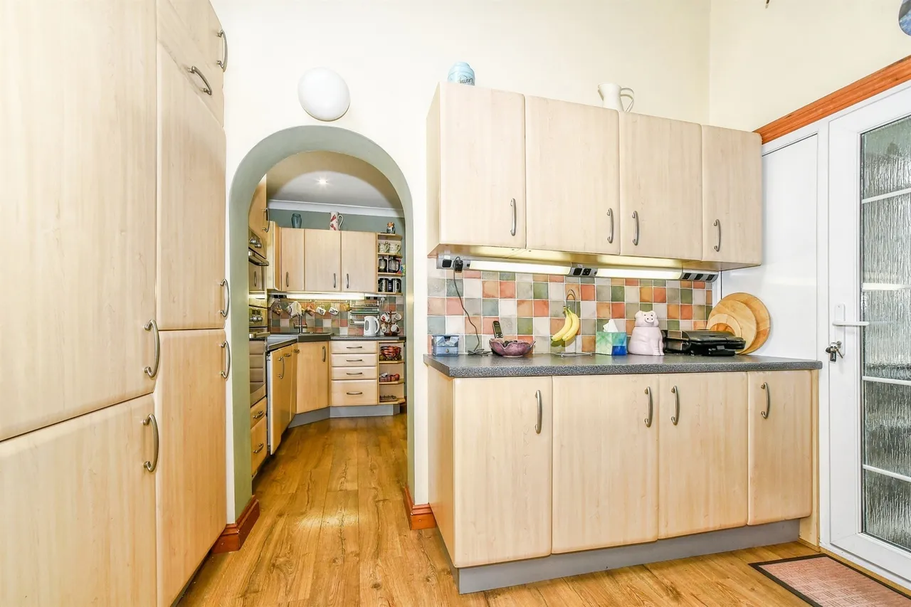 Lansdowne Road, Dry Sandford, OX13, photo 11