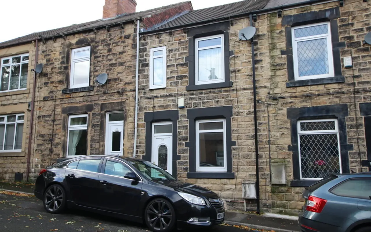 2 bed house to rent — Bond Street, Wombwell, Barnsley