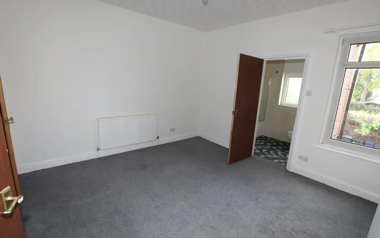 Bond Street, Wombwell, Barnsley, photo 6