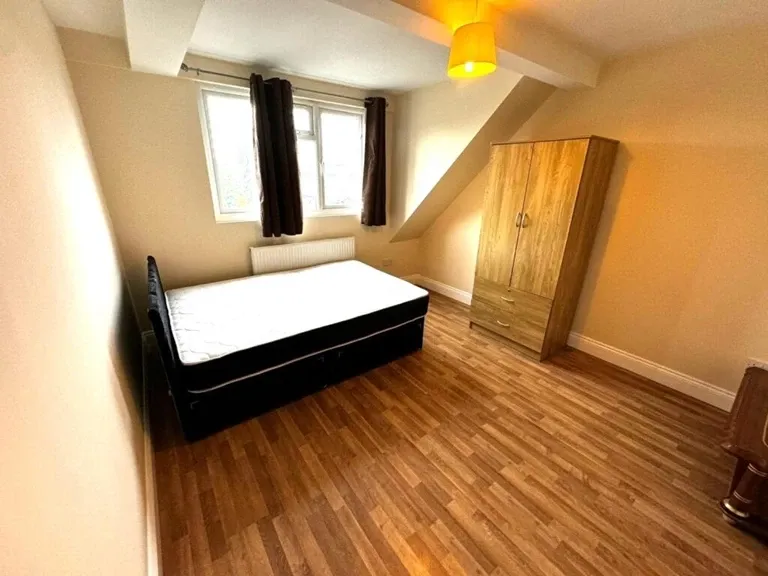 Greenford Road, Harrow, HA1 3QN, photo 4