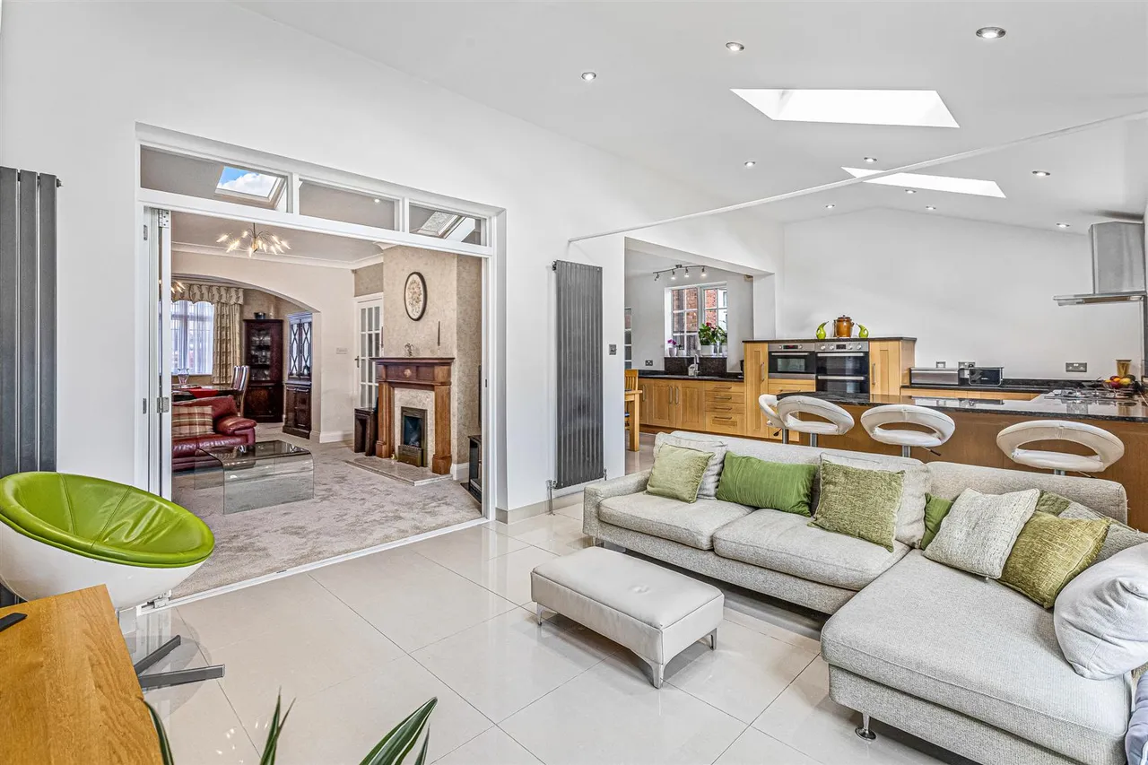 Pine Tree Avenue, Leicester, LE5, photo 3