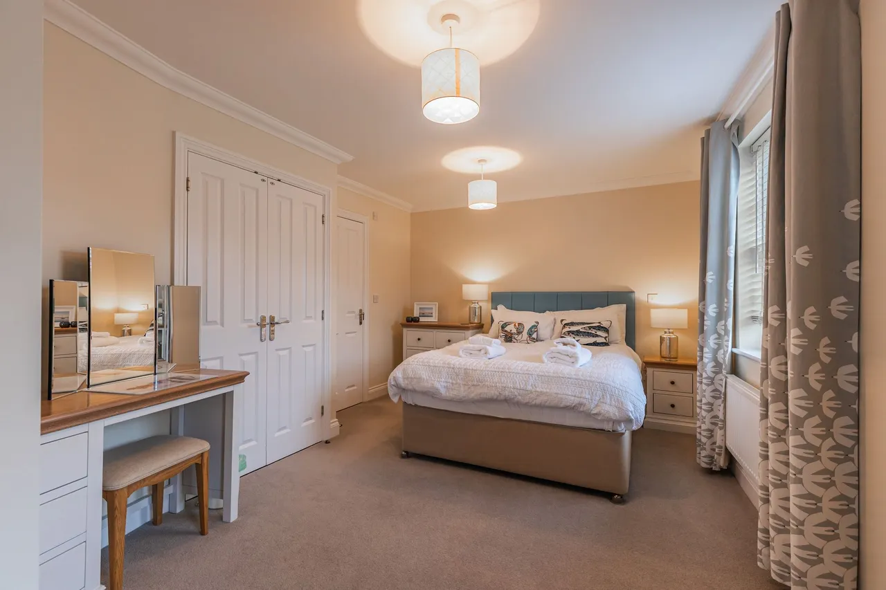 Three-Storey Home in Holt, photo 9
