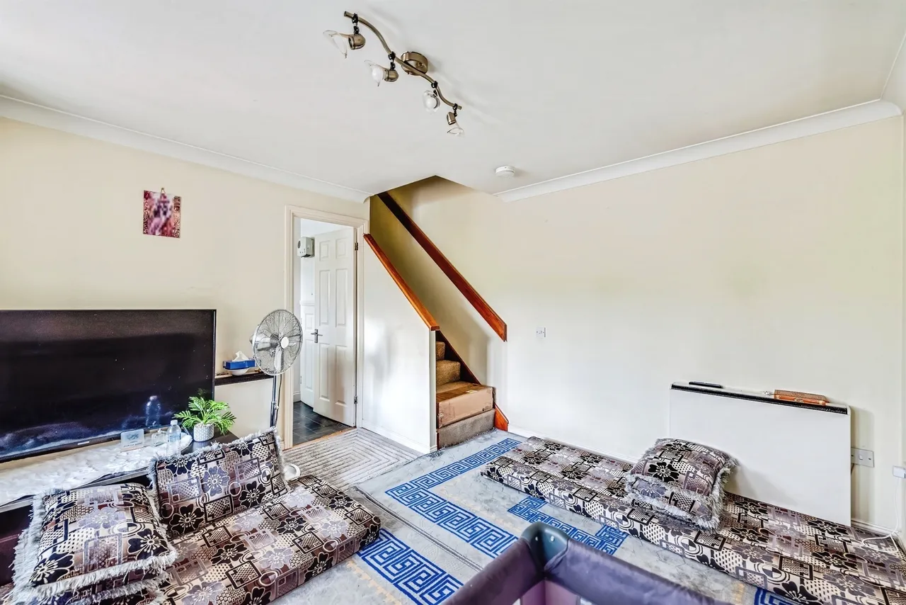 Barnum Court, Swindon, photo 4