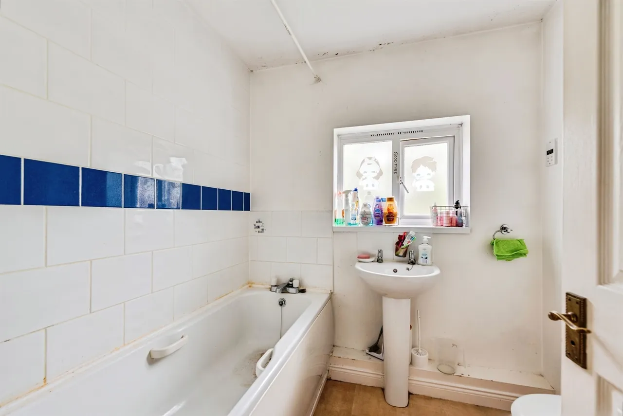 Barnum Court, Swindon, photo 9