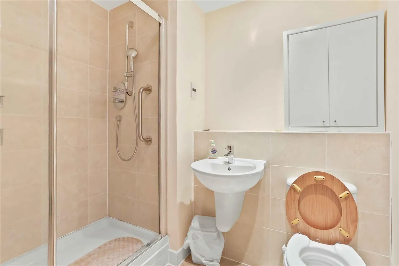Whyte Mews, Cheam, SM3, photo 10