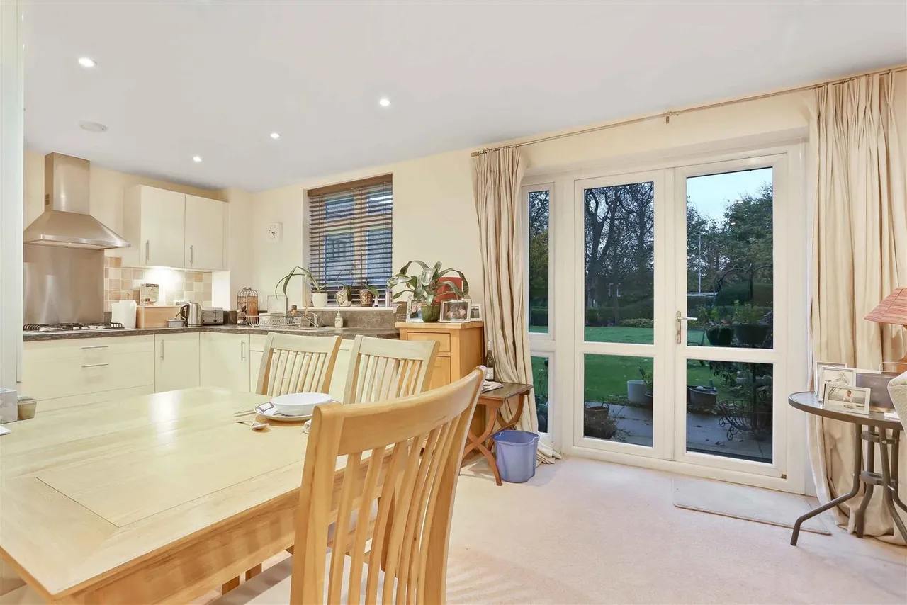 Whyte Mews, Cheam, SM3, photo 4