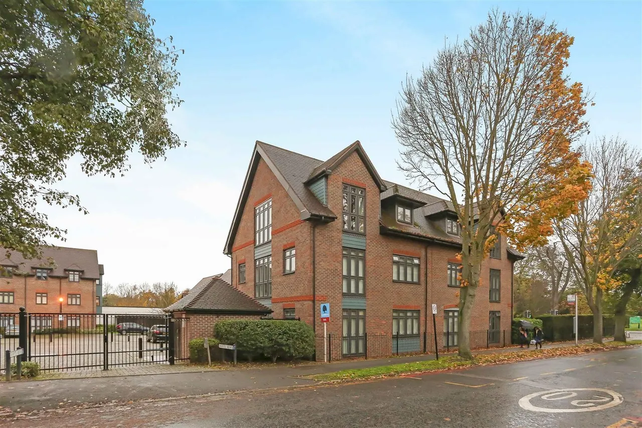 Whyte Mews, Cheam, SM3, photo 17