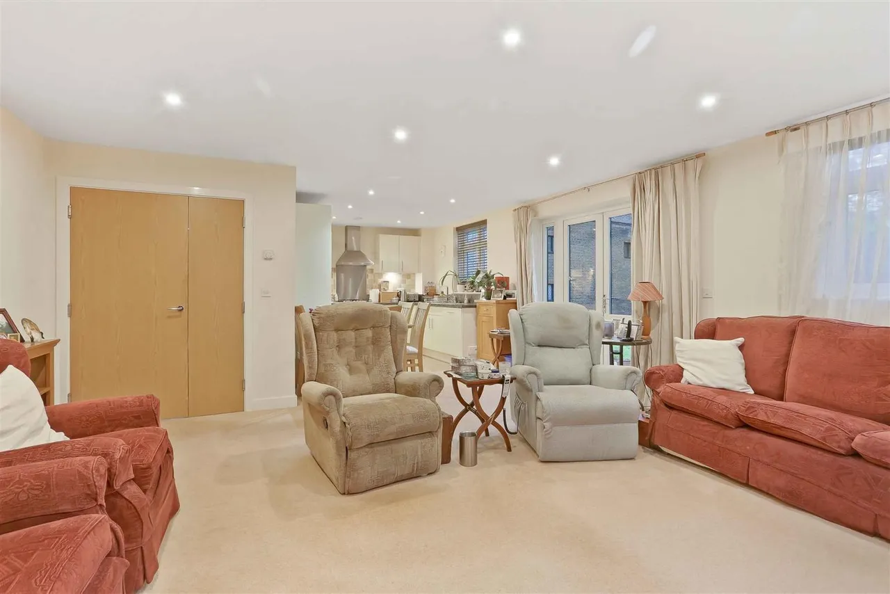 Whyte Mews, Cheam, SM3, photo 14