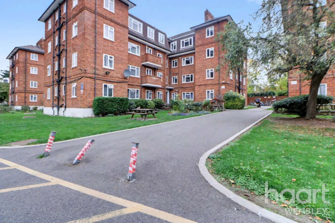 1 bed flat for sale, North End Road, Wembley, HA9
