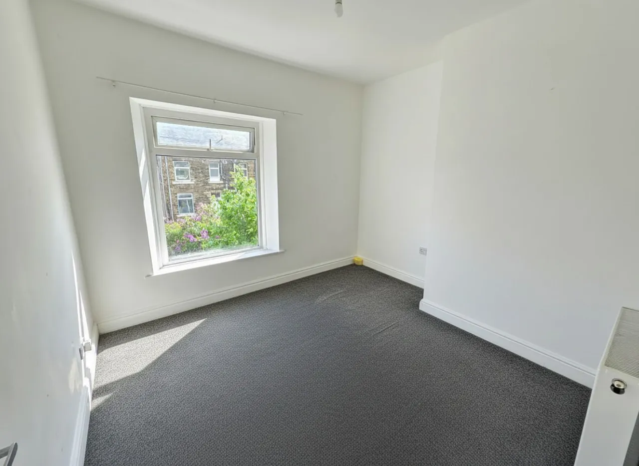 Blackhouse Road , Fartown, photo 6