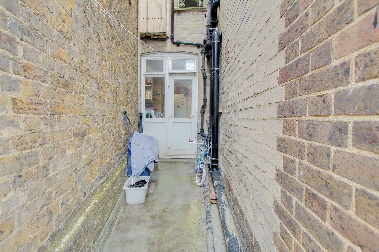 Brighton Road, South Croydon, CR2, photo 5
