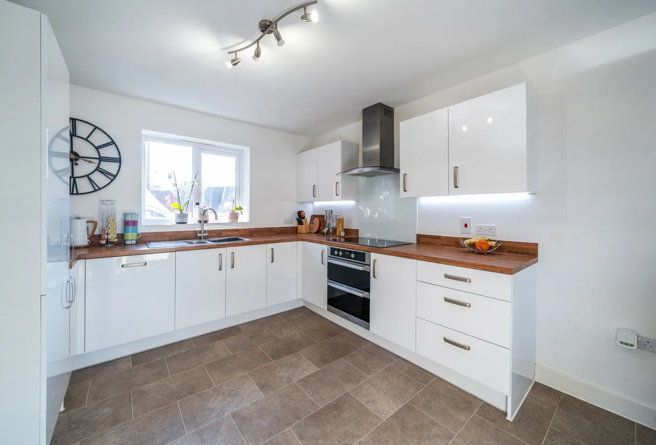 Springmead Avenue, Gloucestershire, Brockworth, GL3 4XU, photo 4