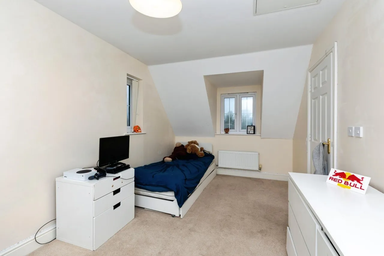 Llwyn Yr Eos, Carmarthen, SA31, photo 13