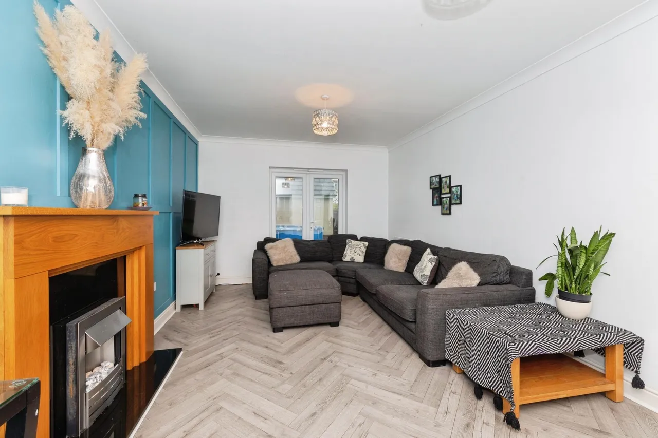 Llwyn Yr Eos, Carmarthen, SA31, photo 4