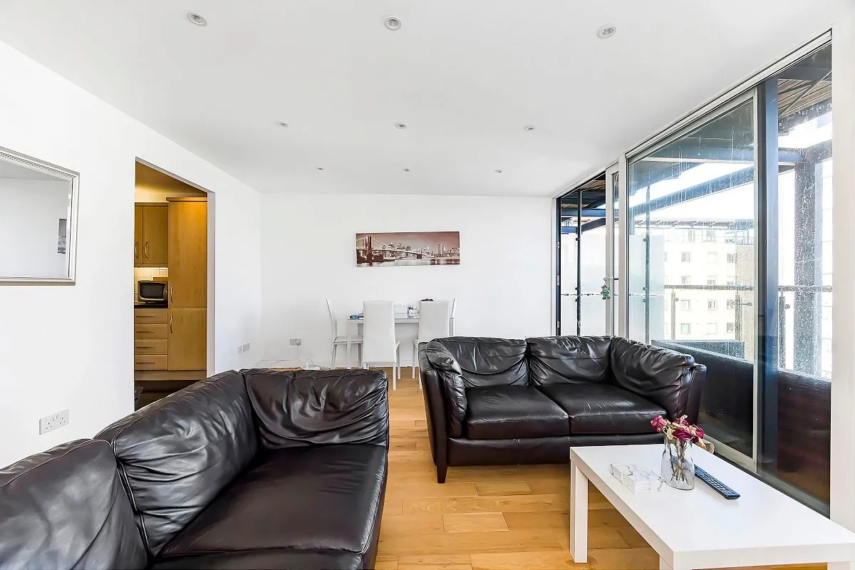 2 bed flat for sale — 7 Branch Road, London, E14 7JY