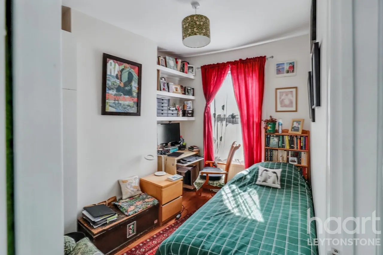 Drayton Road, London, E11, photo 18