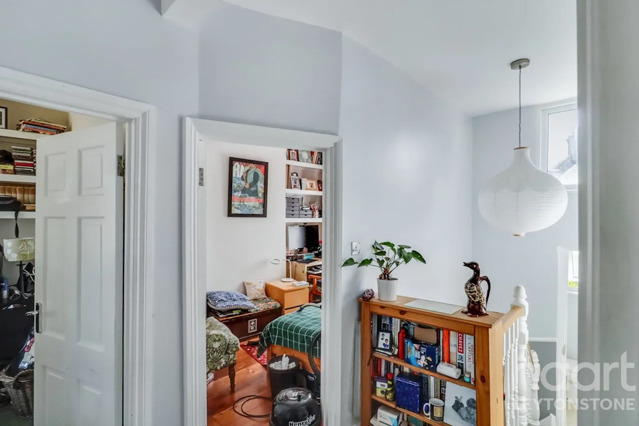 Drayton Road, London, E11, photo 12