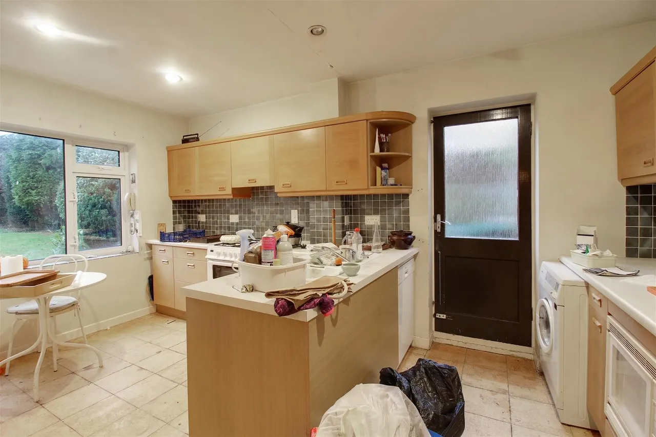 Grangewood, Little Heath, Hertfordshire EN6 1SH, photo 11