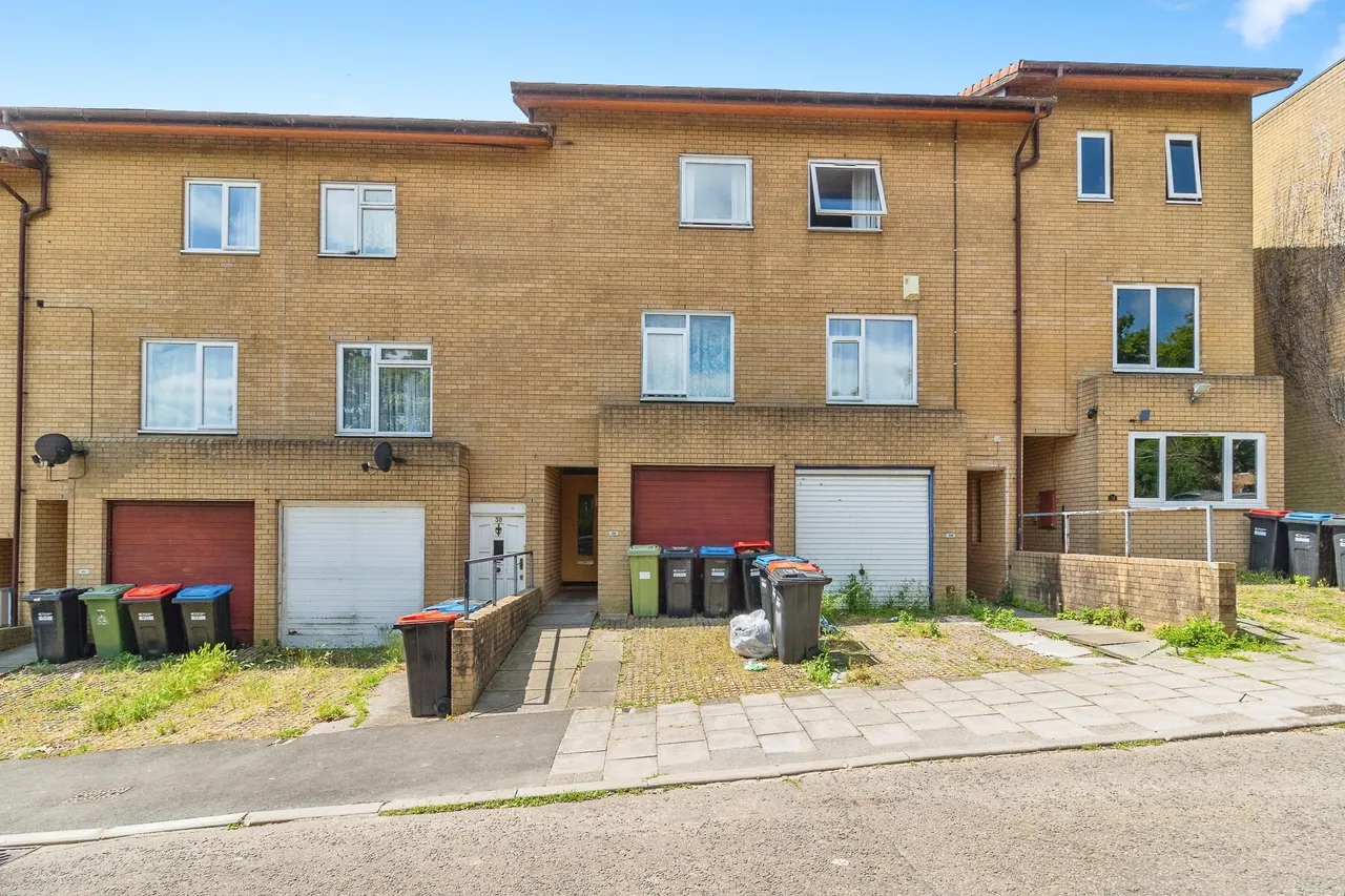 4 bed house for sale — Helford Place, Milton Keynes