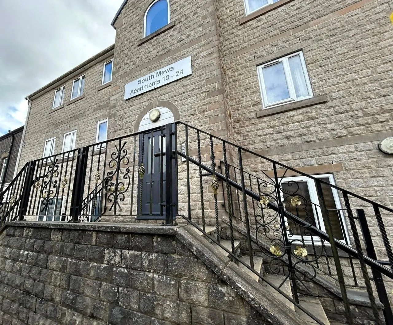 2 bed flat for sale — South Mews, Buxton, Derbyshire, SK17