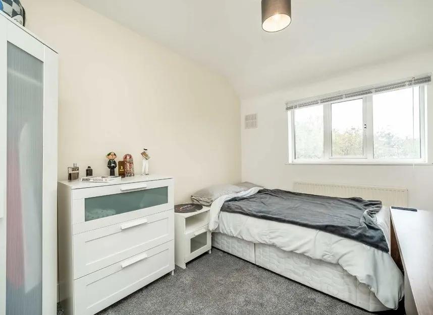 Hampton Lane, Hanworth, TW13, photo 6