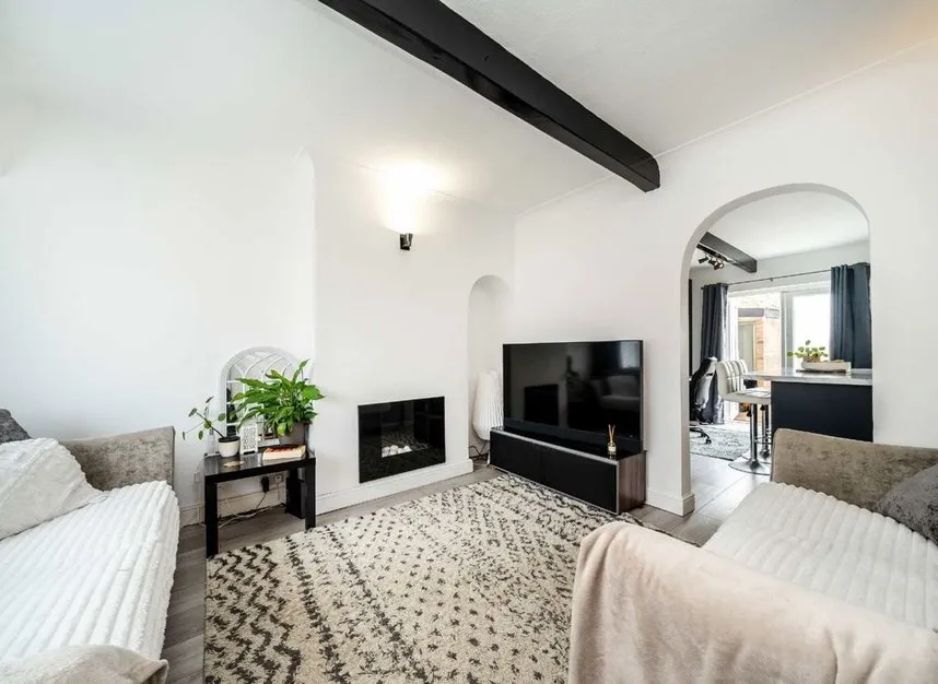 Hampton Lane, Hanworth, TW13, photo 2