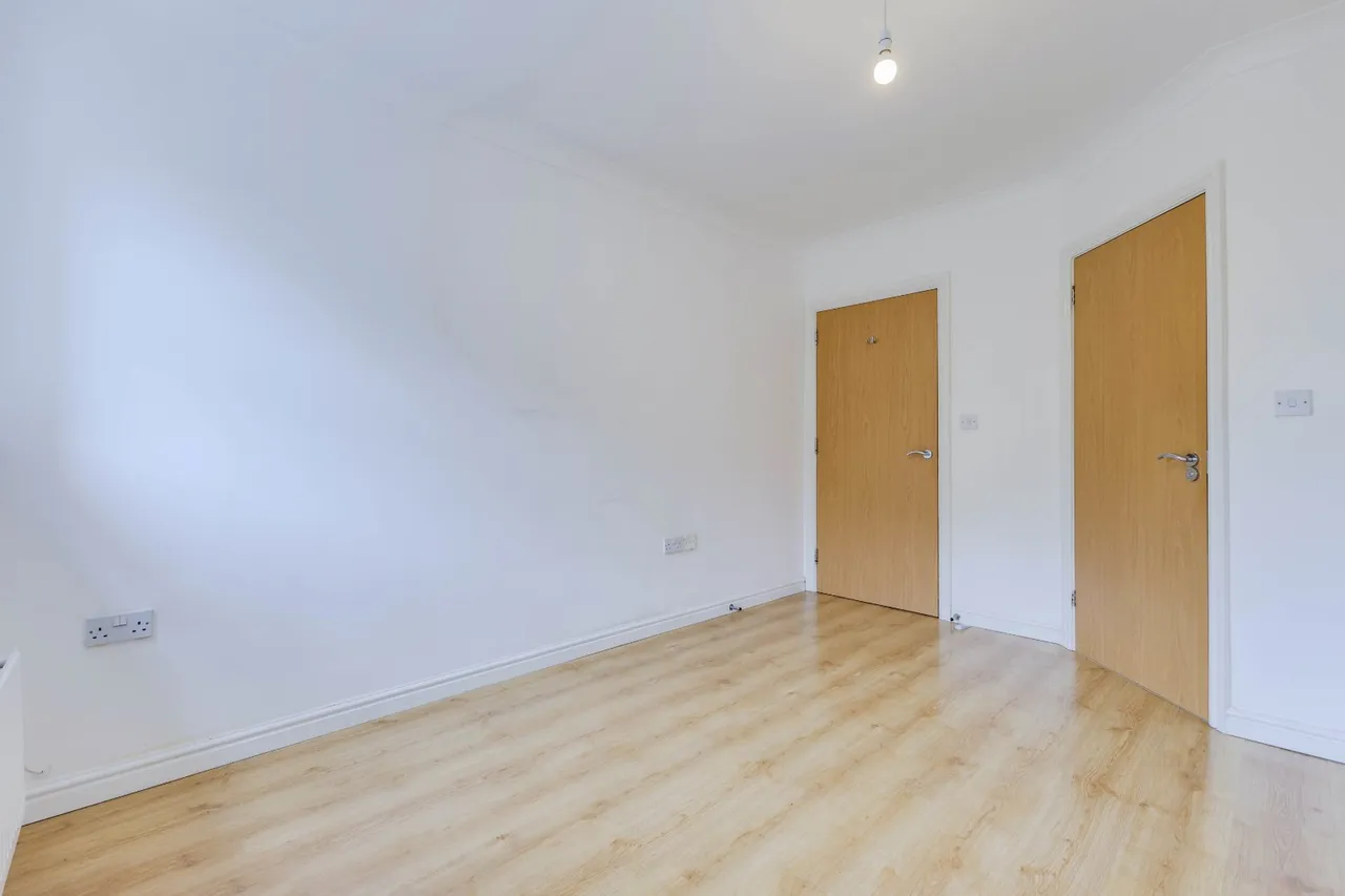 Narrowboat Wharf, Leeds, LS13, photo 10