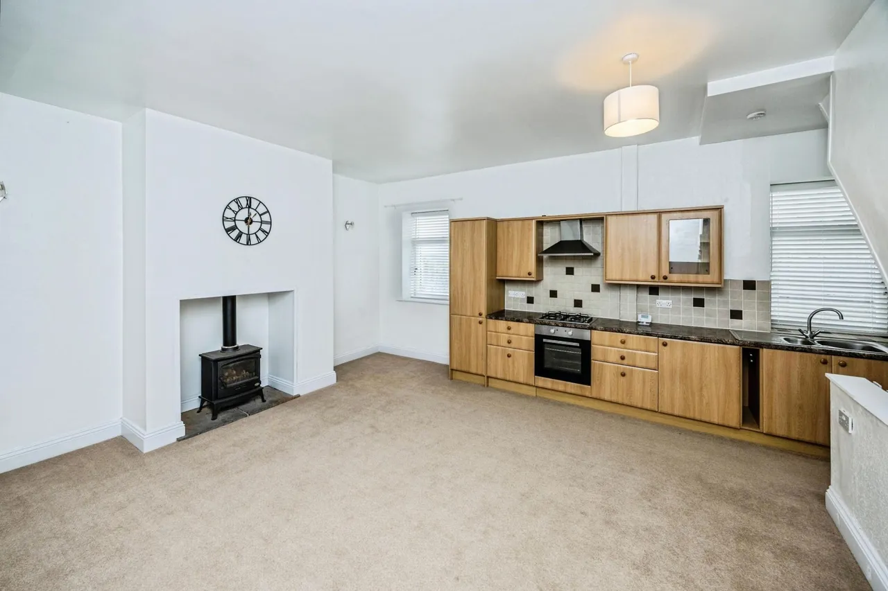 Deyne Road, Huddersfield, HD4, photo 2